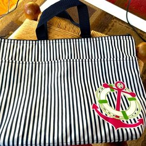 LN Nautical themed Thirty One Insulated Thermal Lunch Bag Tote. Navy & Blue.